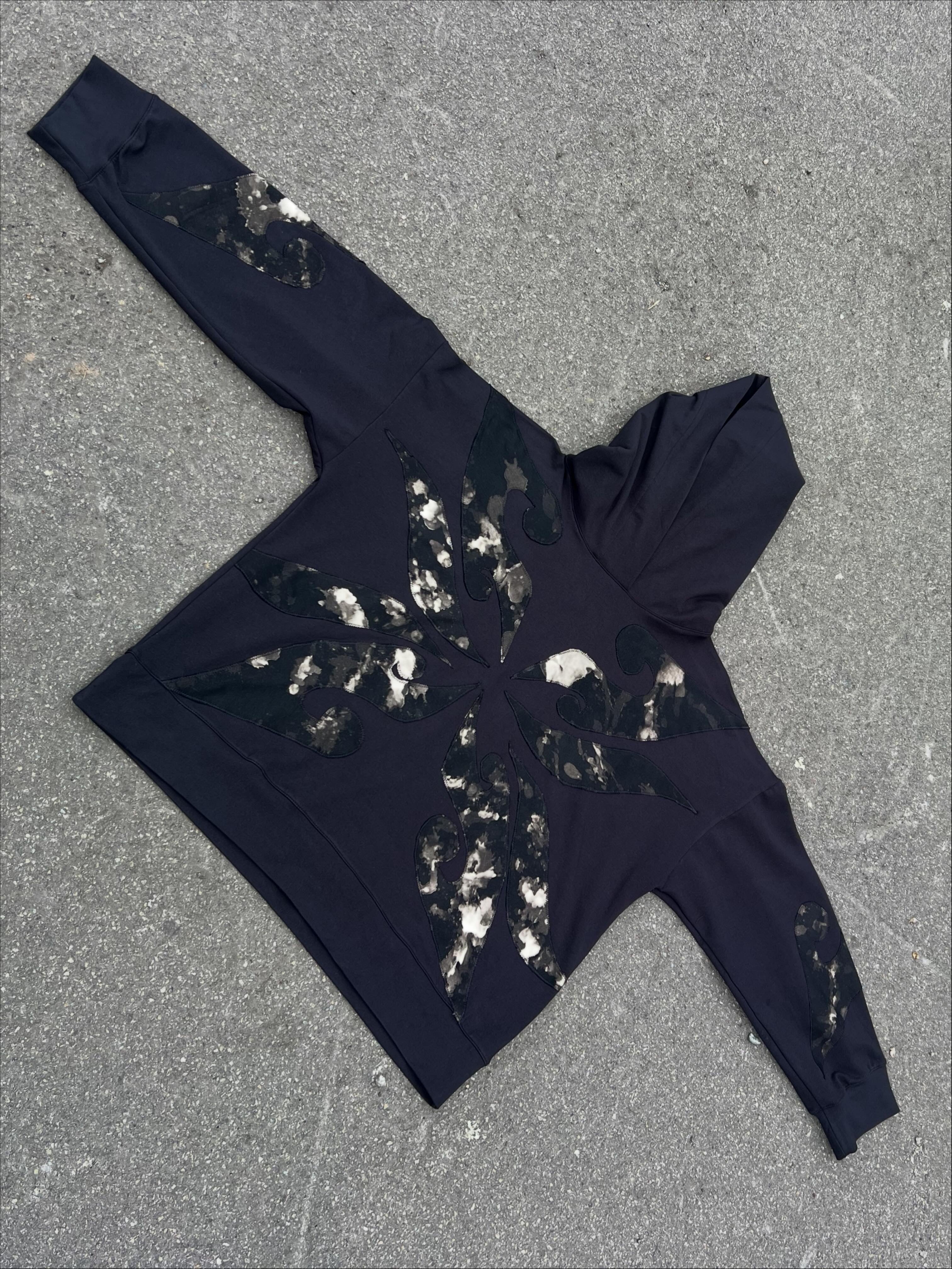 ⟡ Pūriri moth hood / black bleach ⟡