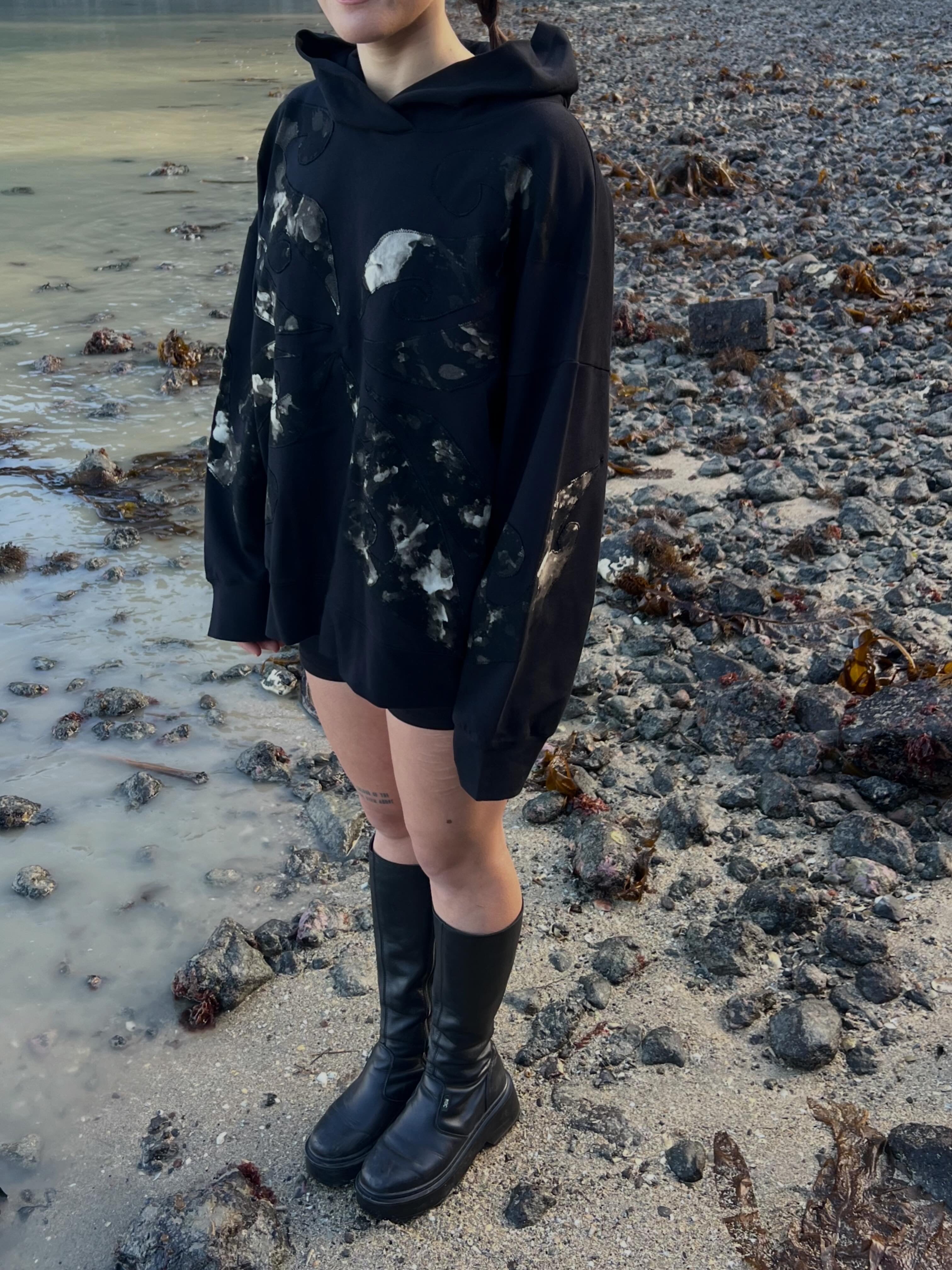 ⟡ Pūriri moth hood / black bleach ⟡