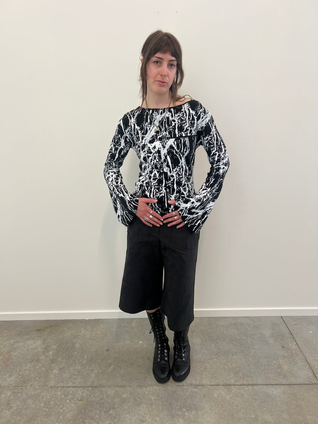 Riven Long Sleeve / Black
