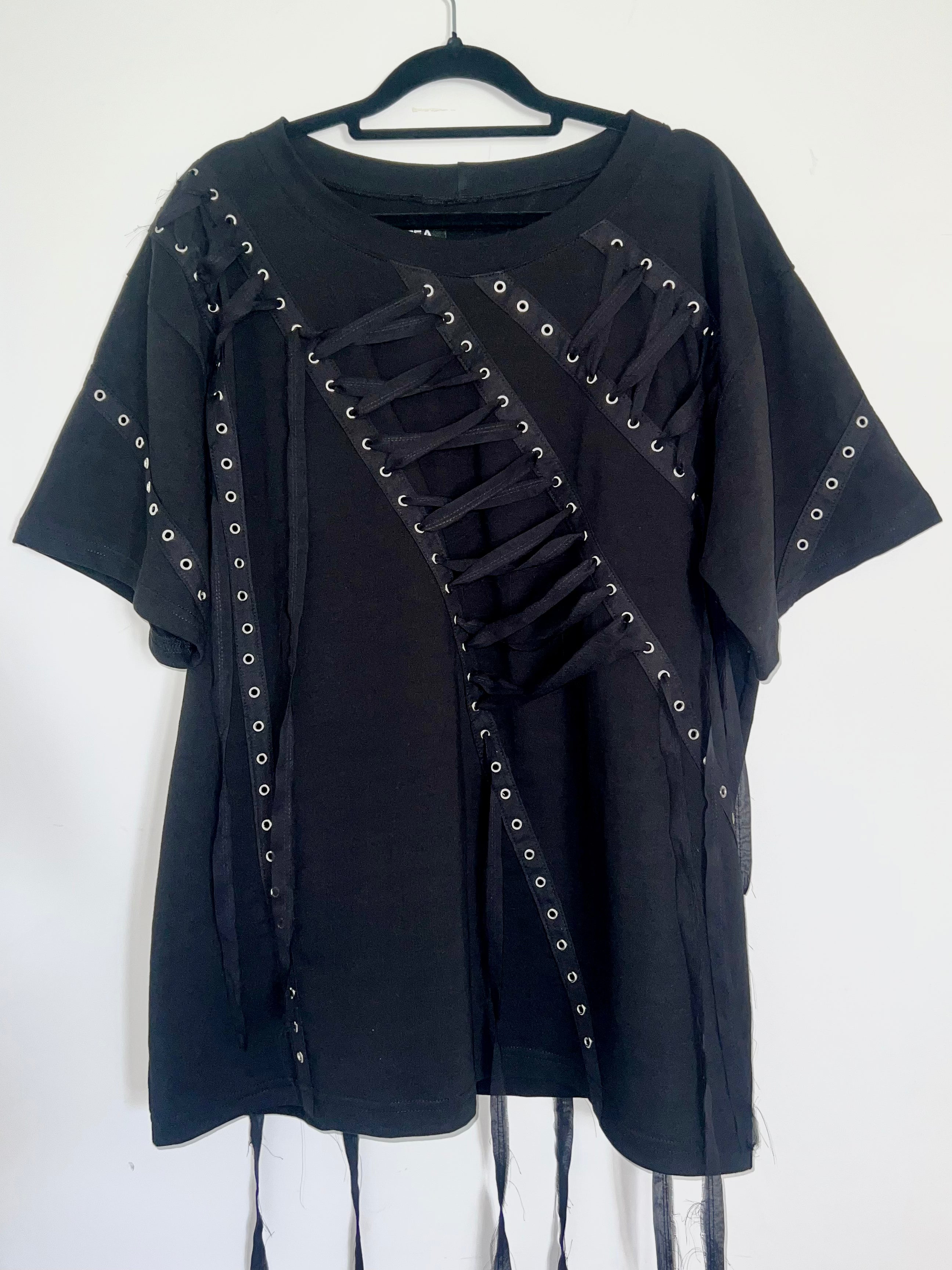 ⟡ Lace up tee ⟡